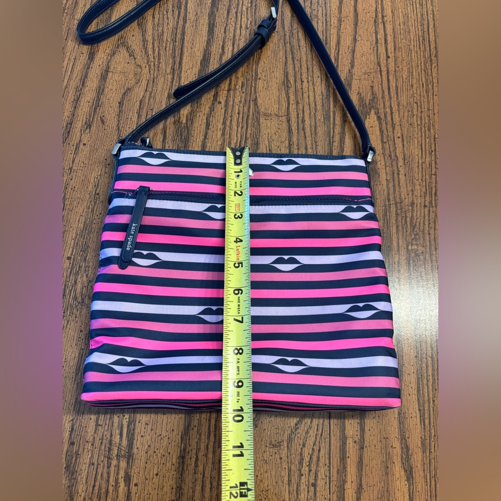 Kate Spade Jae Nylon Crossbody Handbag lips design - Picture 3 of 15